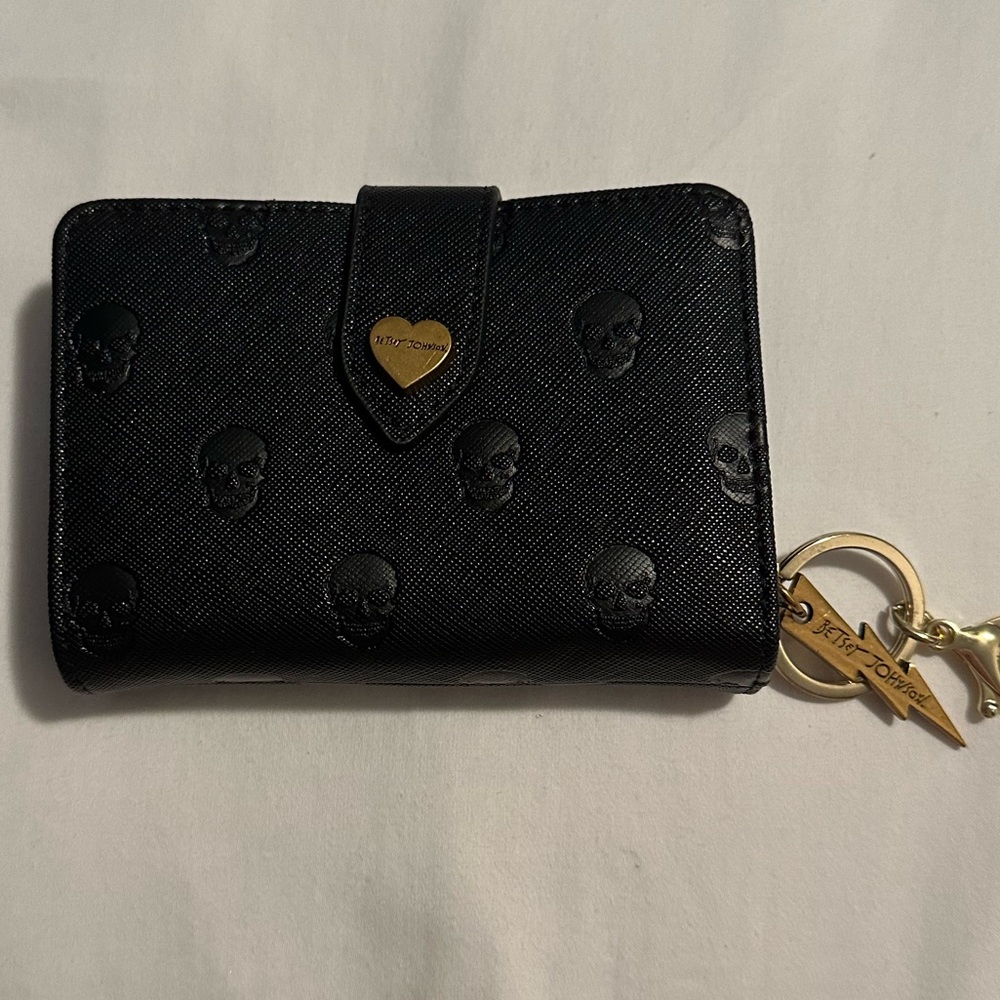 Betsey Johnson Skull Print Wallet